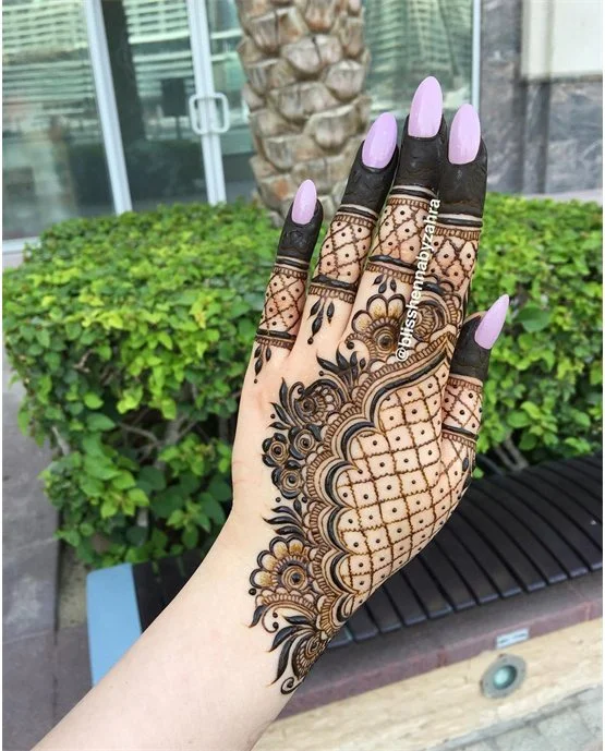 Whimsical Garland Back Hand Mehndi Design Composition Whimsical Garland Back Hand Mehndi Design Composition